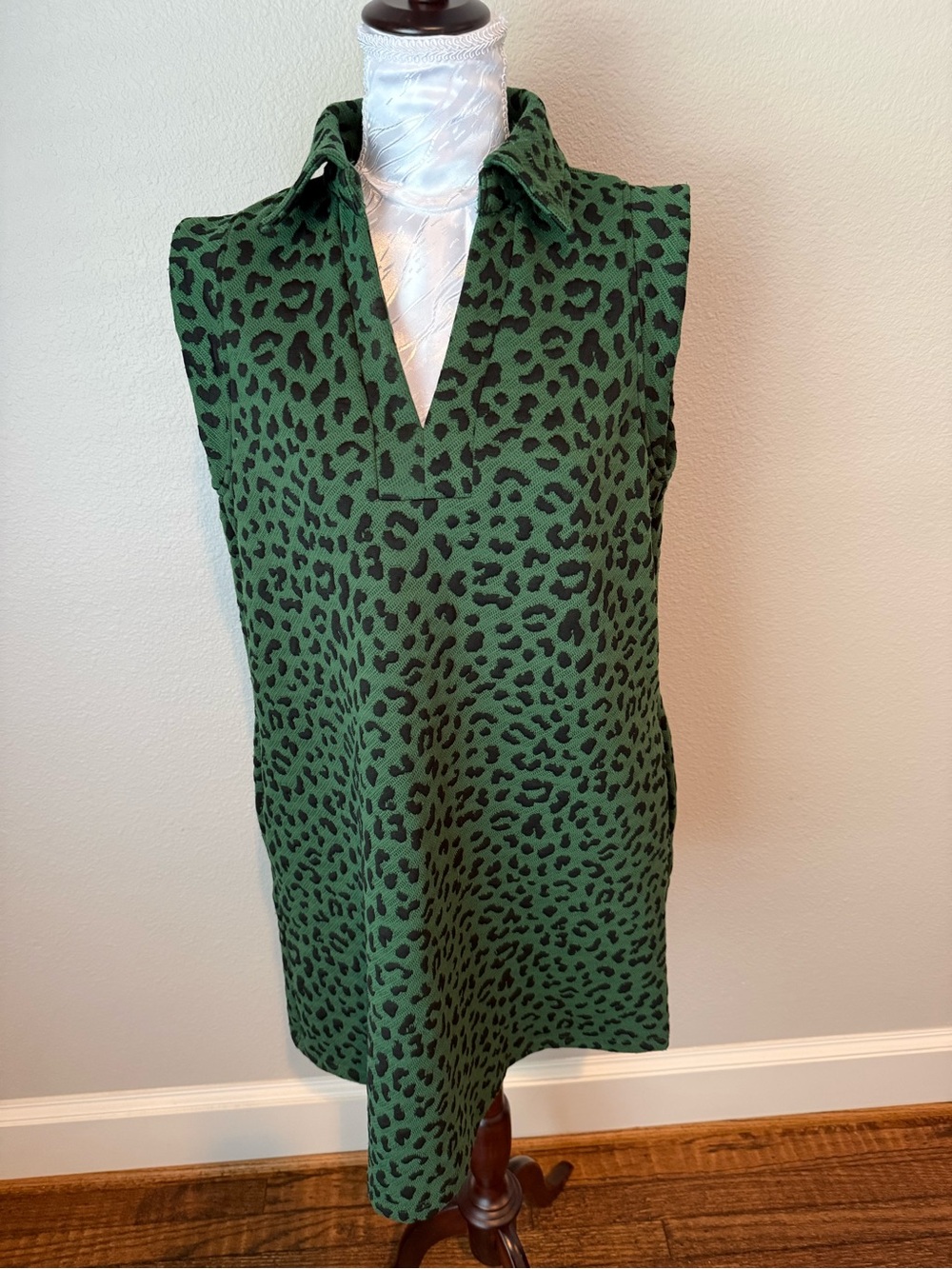 entro Green and Black Leopard Midi Dress with Collar *NWT*